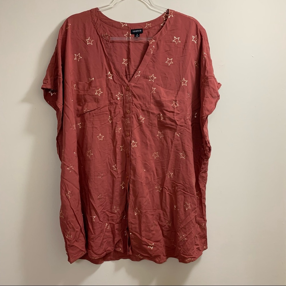Torrid Rust Colored Button Down Shirt Short Sleeved with Gold Stars Size 4